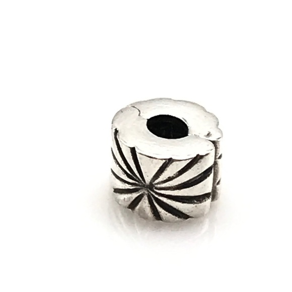 Pandora Star Flower Design Clip Charm - Picture 3 of 7